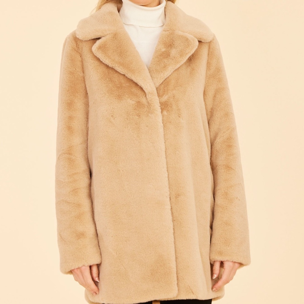 Dolce Cabo Mid Length Champagne Tan Faux Fur Coat Medium
